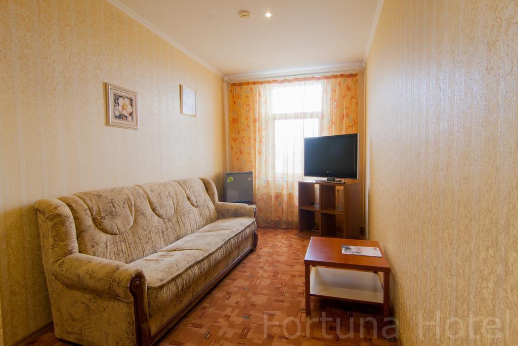 Fortuna Hotel Chişinău Exterior foto