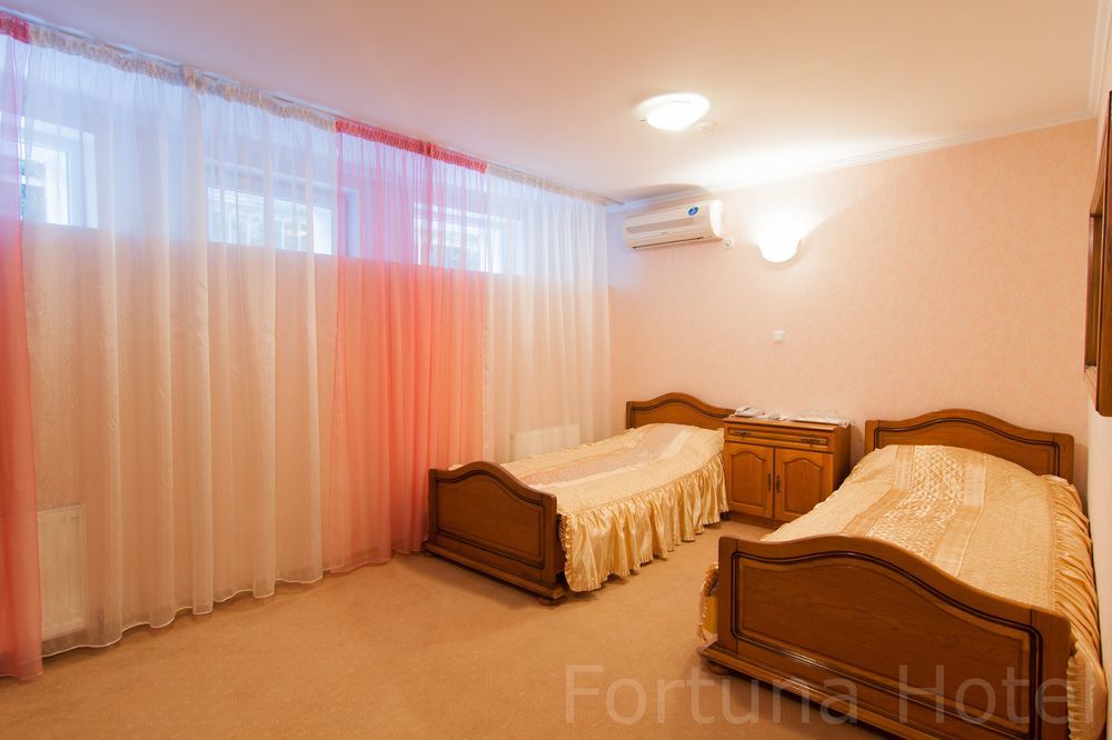 Fortuna Hotel Chişinău Exterior foto