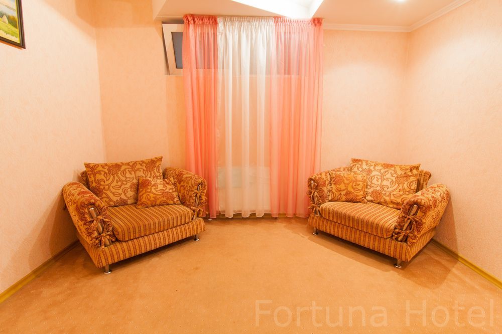 Fortuna Hotel Chişinău Exterior foto