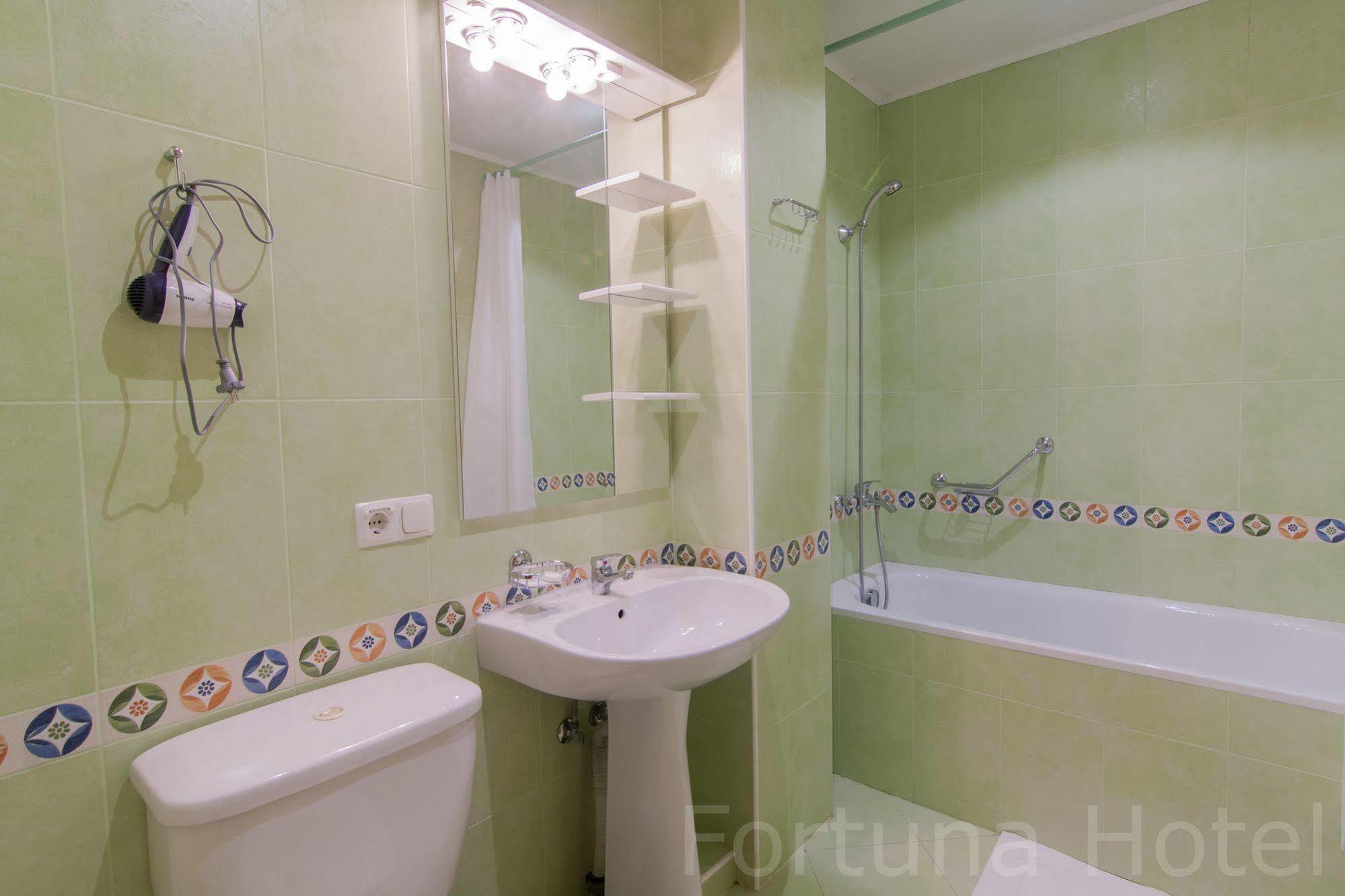 Fortuna Hotel Chişinău Exterior foto