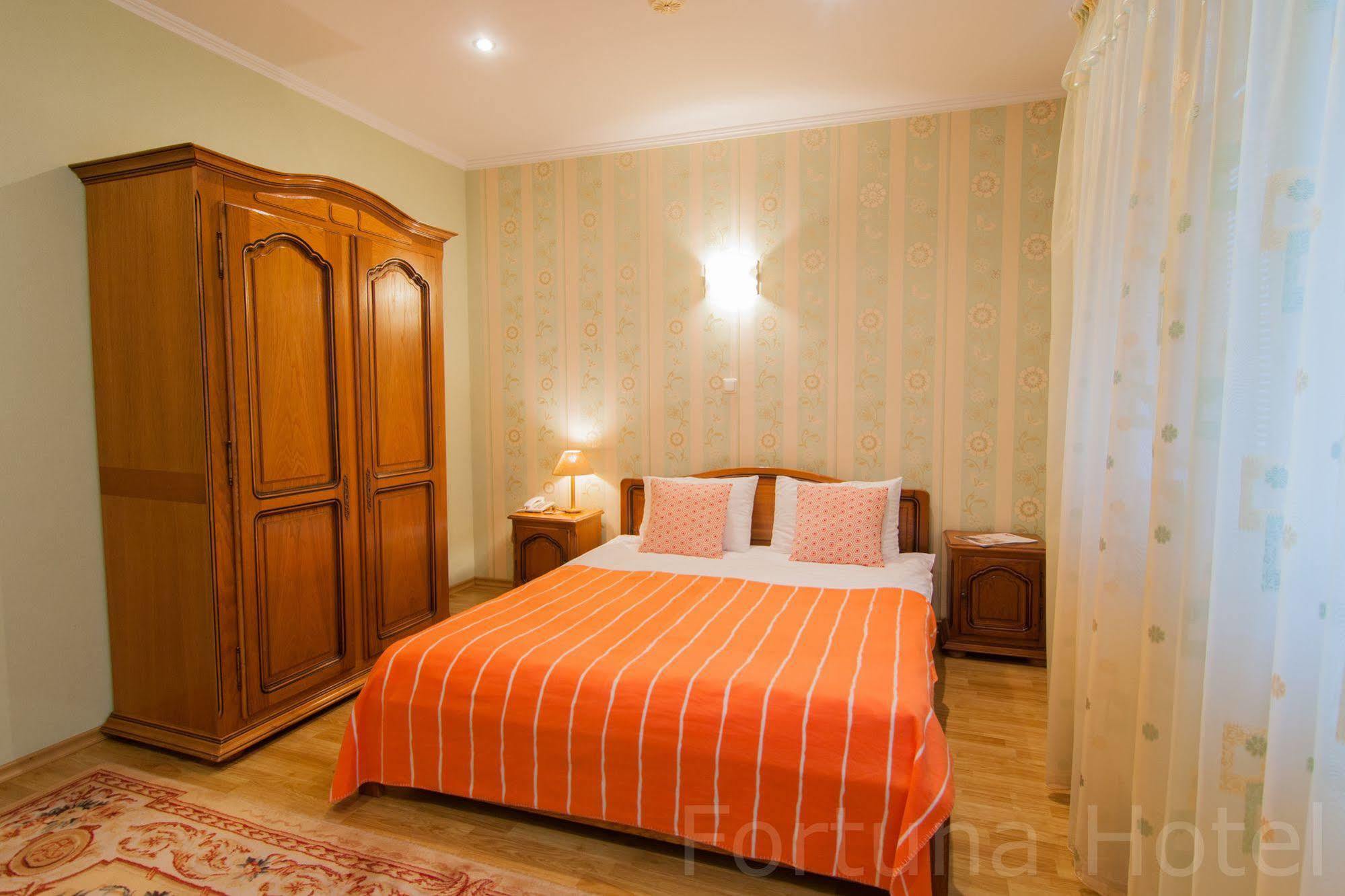 Fortuna Hotel Chişinău Exterior foto