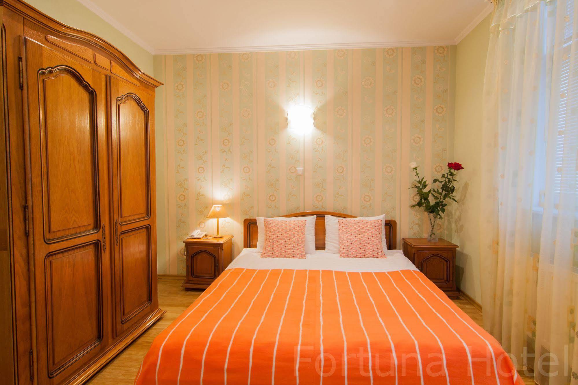 Fortuna Hotel Chişinău Exterior foto