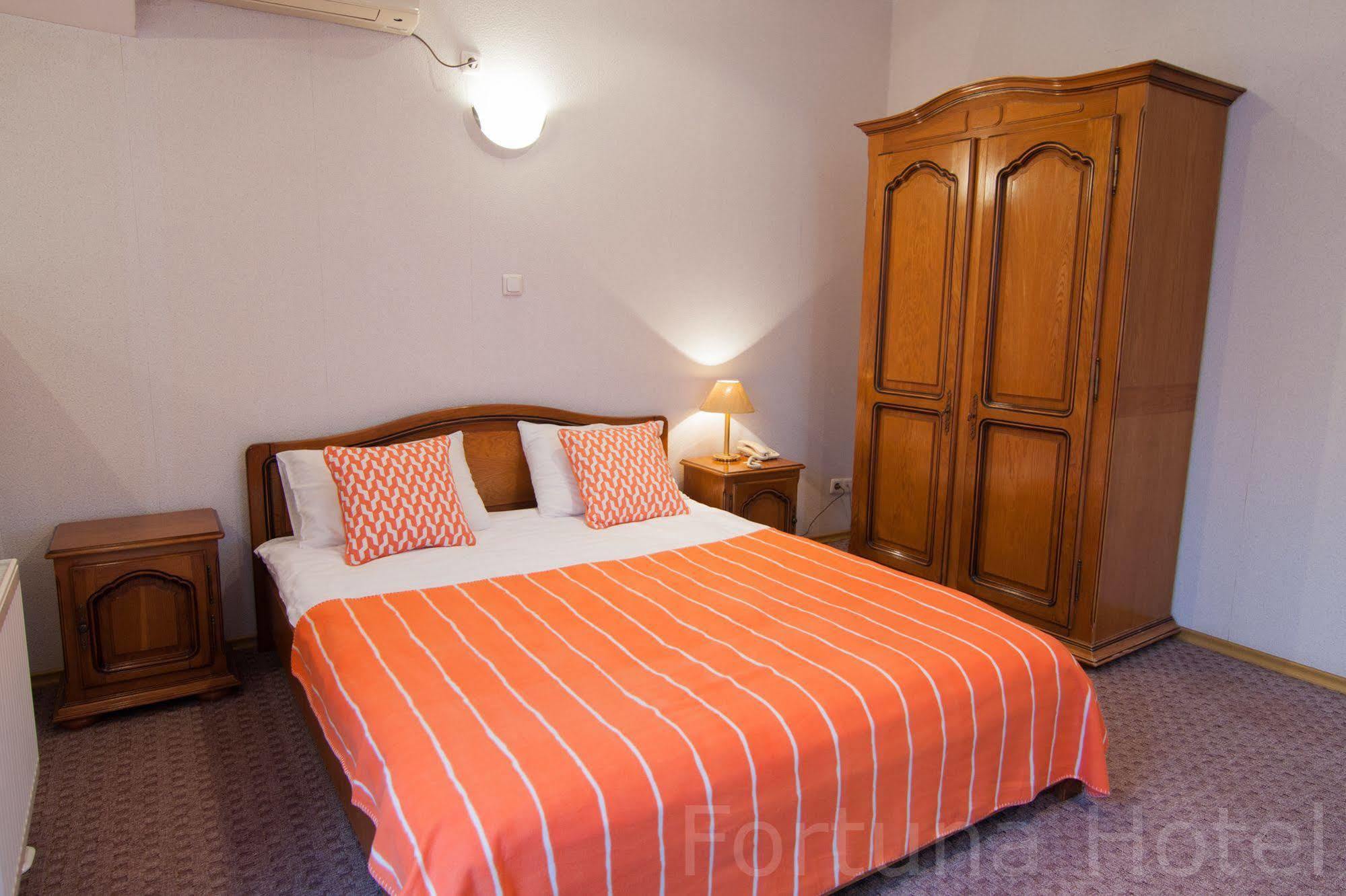Fortuna Hotel Chişinău Exterior foto